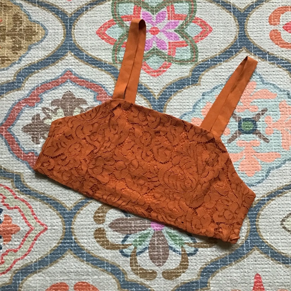 👗Orange Lace Crop Top Size M